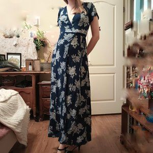 AS IS internal tie fraying / Heart of Marigold rayon maxi dress navy blue